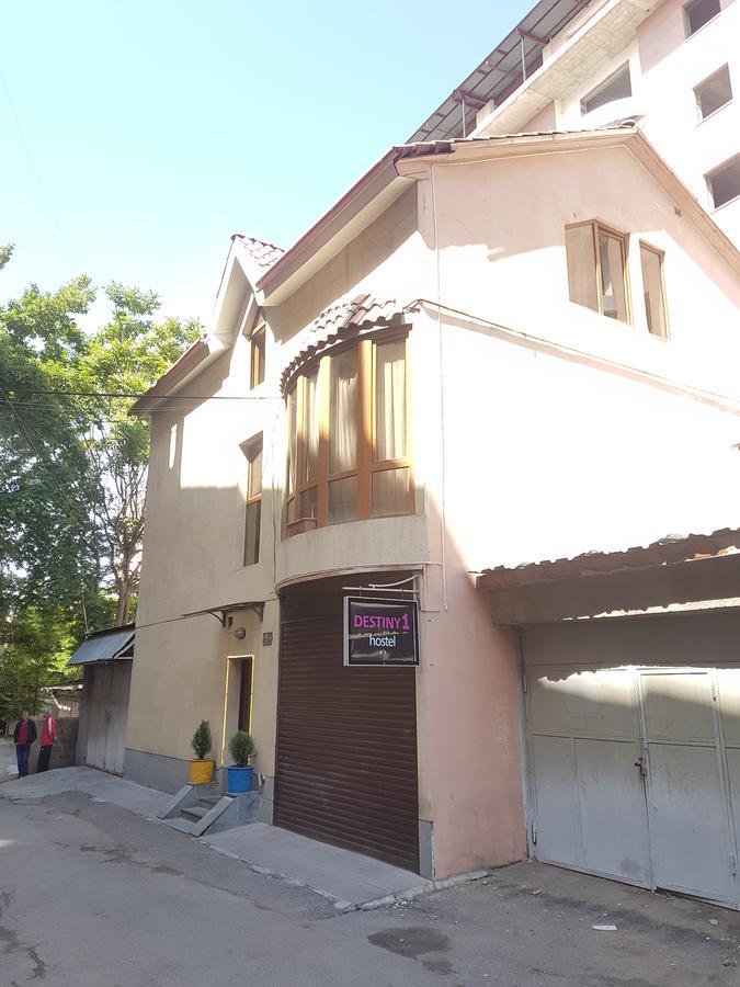 Destiny 1 Hostel エレバン エクステリア 写真
